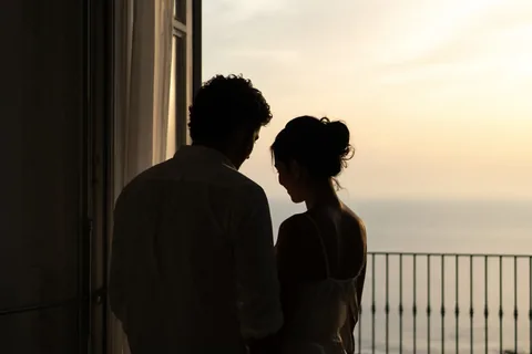 Illustration for Wedding Deposit Refund Policy for 200 Guests: Contract Guide
