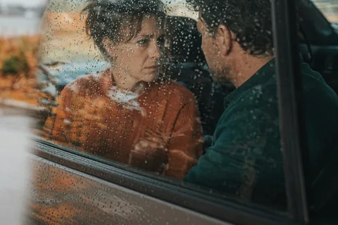 Illustration for Communicating With an Ex After Preparing for Divorce