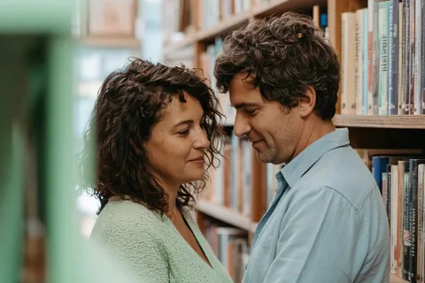 Illustration for Dating a Single Parent: How to Build a Strong Bond