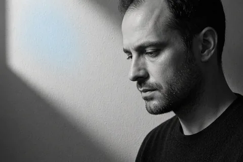 Illustration for Are women attracted to men with receeding hairlines?
