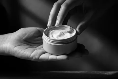 Illustration for Applying Moisturizer Before Sunscreen for Daily Protection