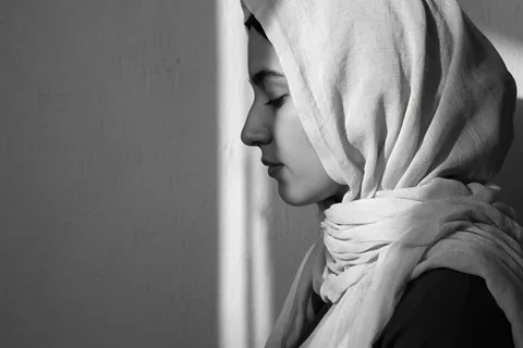 Illustration for Why Women Cover Their Heads to Pray: Meaning and Traditions